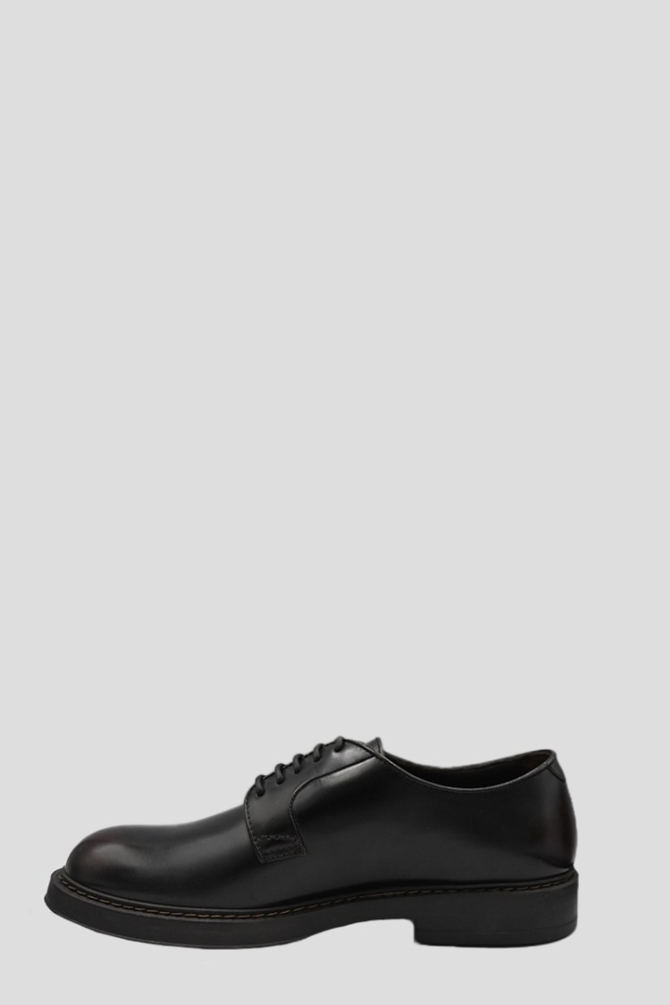 Doucal's Almond-toe Leather Derby Shoes In Black