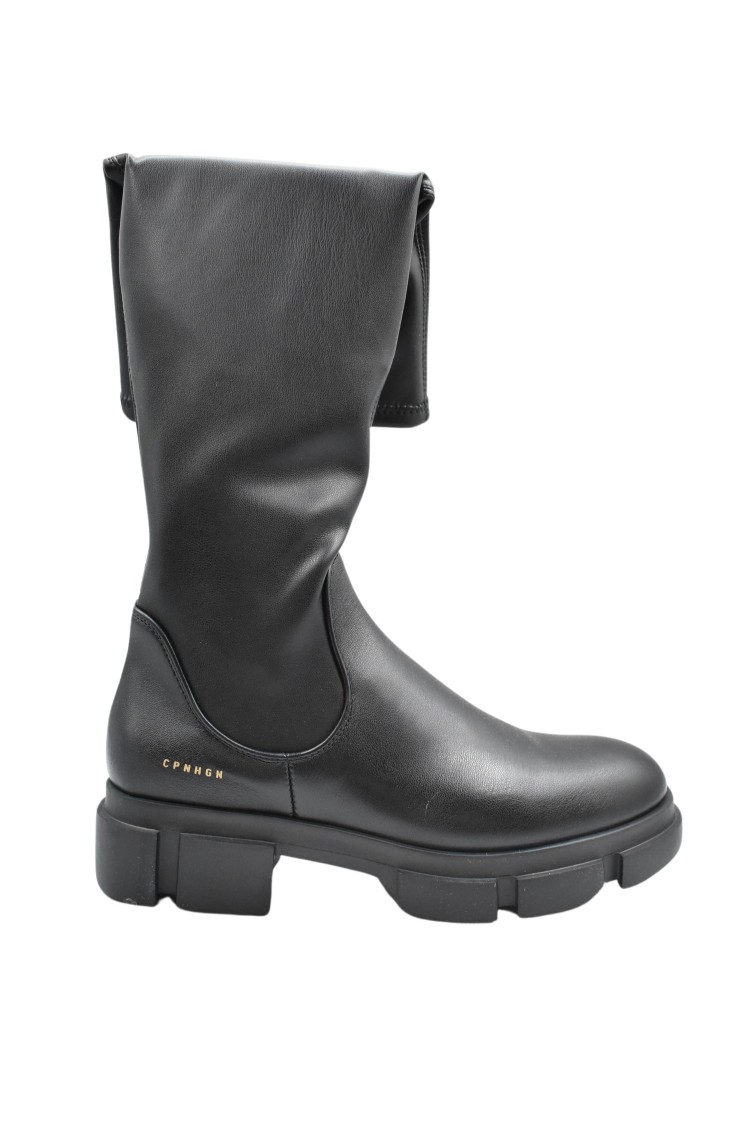 Copenhagen Studios Laced Flat Shoes With Elegant Design And Comfortable Fit In Black
