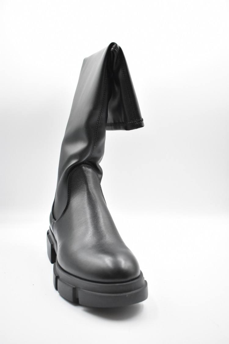 Copenhagen Studios Laced Flat Shoes With Elegant Design And Comfortable Fit In Black
