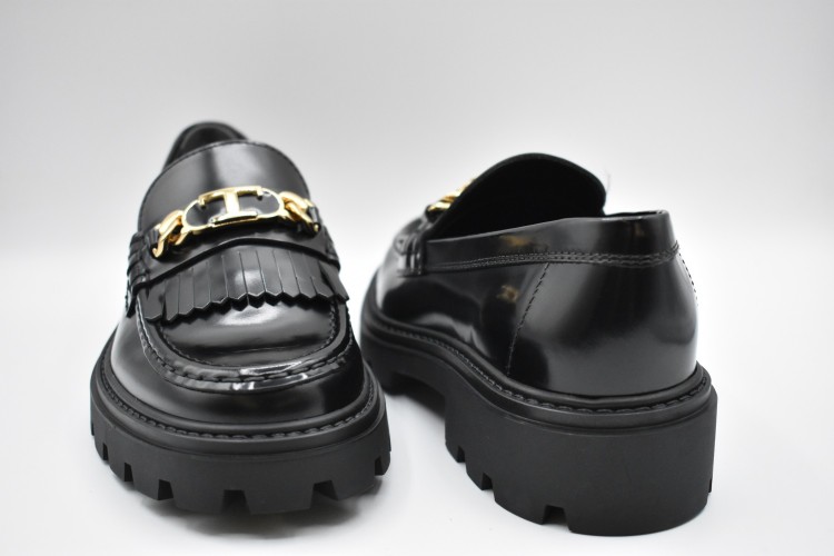 Shop Tod's Flat Shoes Black