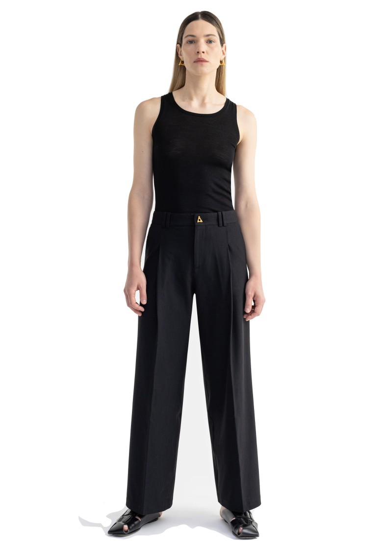Aeron Tomi - Fitted Tank Top In Black