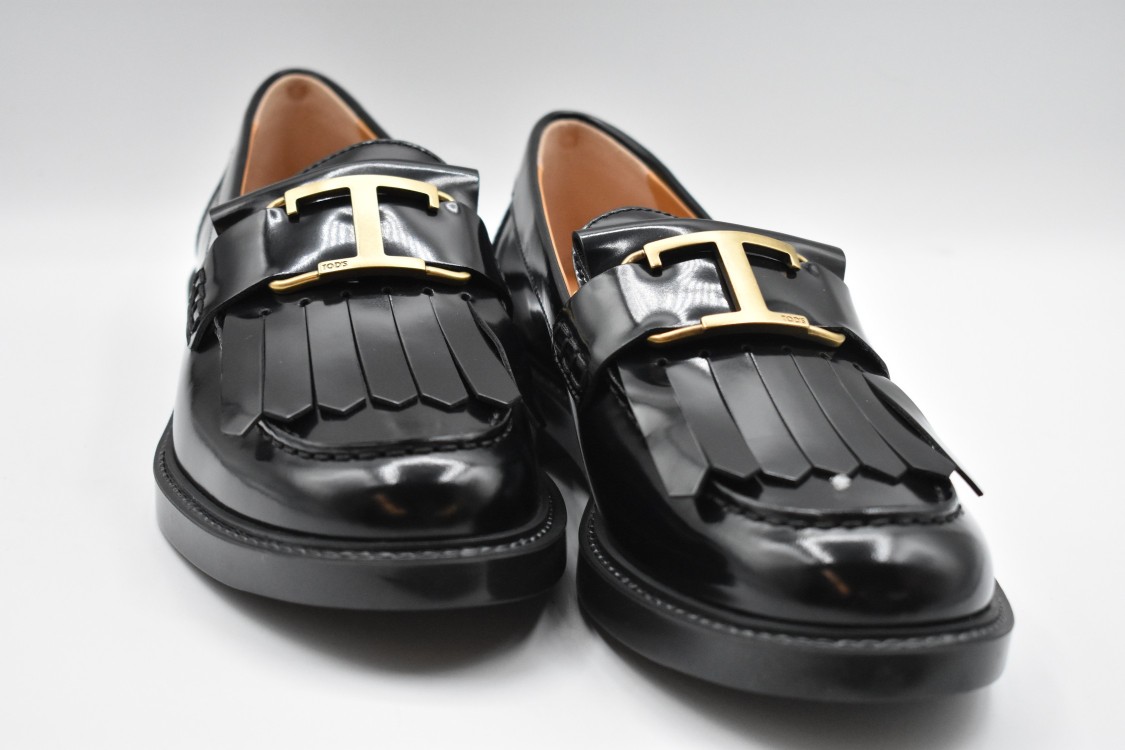 Tod's Black Leather Loafers In Black
