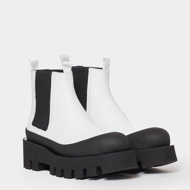 Shop Paloma Barceló White Leather Chelsea Boots In Black