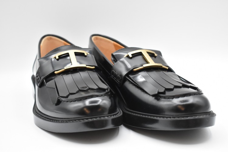 Tod's Black Flat Shoes In Black