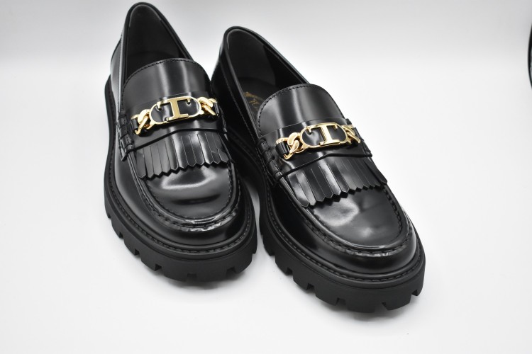 Shop Tod's Flat Shoes Black