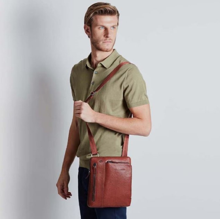 Shop Piquadro Brown Leather Shoulder Bag