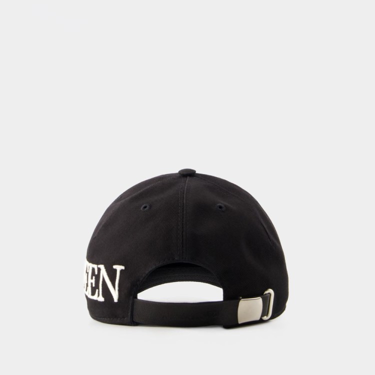 Alexander Mcqueen Oversize Embroidered Mcq Baseball Cap In Black