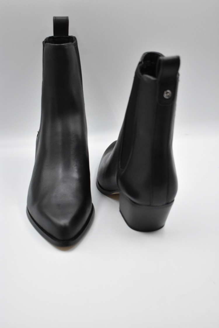 Michael Kors Kinlee Texan Ankle Boots In Black Leather In Black