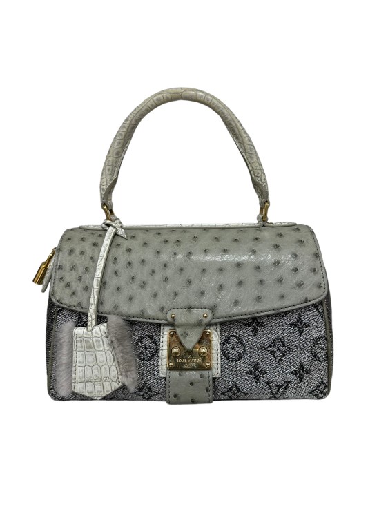 In LVoe with Louis Vuitton: Louis Vuitton Monogram Guipure Carrousel