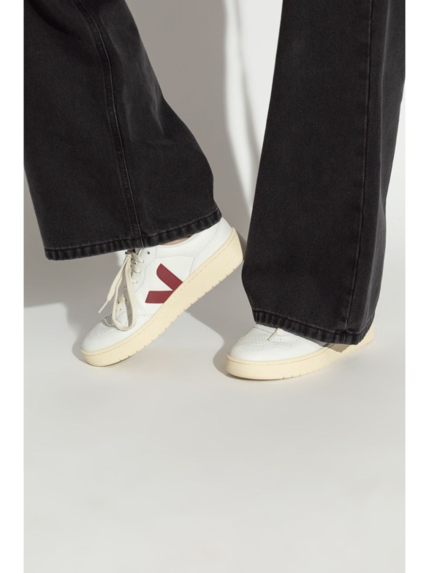 Veja Sneakers V-10 In White And Marsala Leather In White
