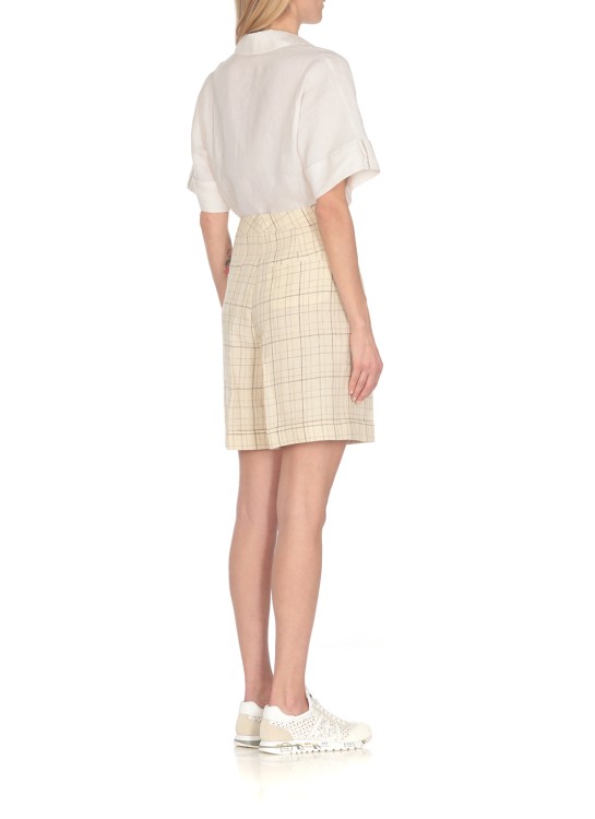 Shop Peserico Ivory Linen Shorts In Neutrals