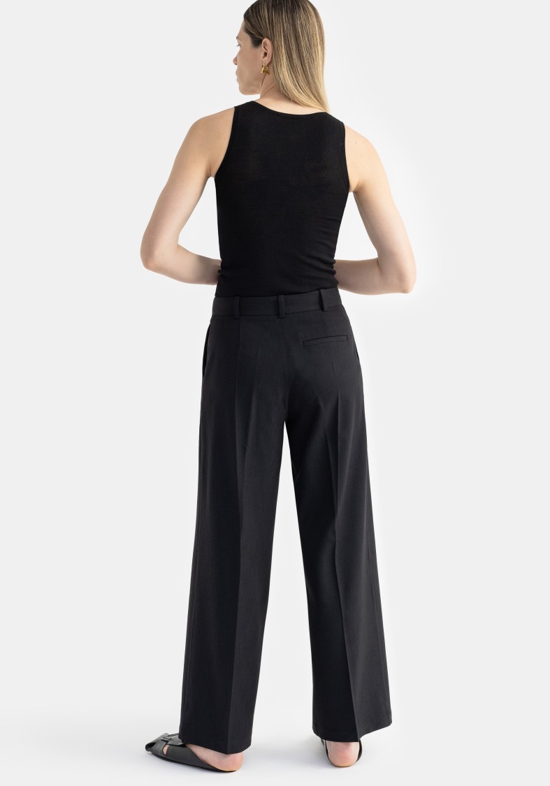 Aeron Tomi - Fitted Tank Top In Black