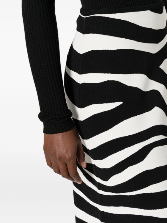 Shop Jil Sander White/black Zebra Knit Maxi Skirt