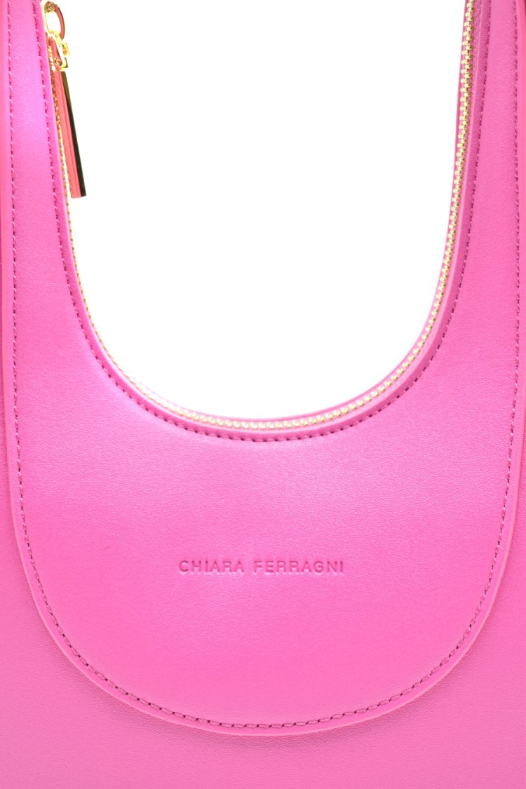 Chiara Ferragni Chic Shoulder Bag With Sleek Design And Functional Zipper Closure In Pink