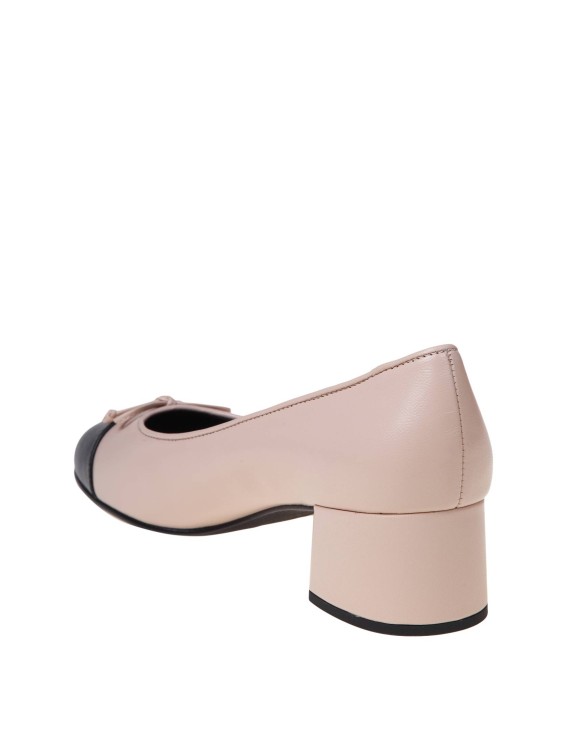 Shop Tory Burch Pump Cap-toe In Leather With Bow In Pink
