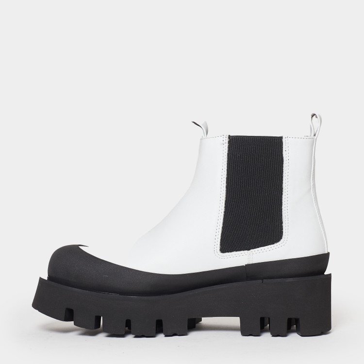 Shop Paloma Barceló White Leather Chelsea Boots In Black