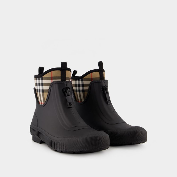 Shop Burberry Lf Flinton Ankle Boots - Black