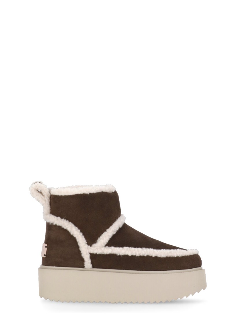 Coccinelle Classic Low Shearling Boots X Inuikii In Brown