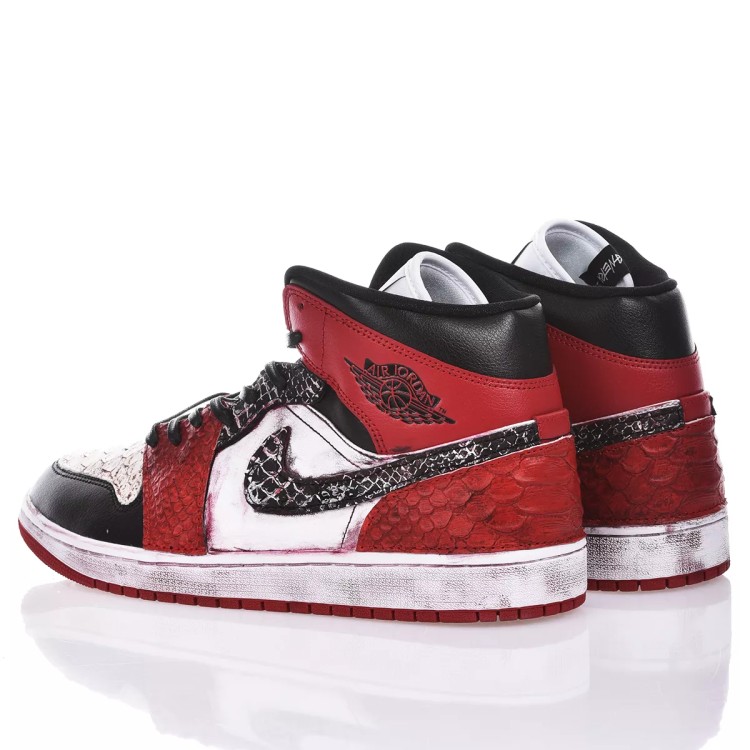 Air Jordan 1 Mid Gym Red DQ8426-106