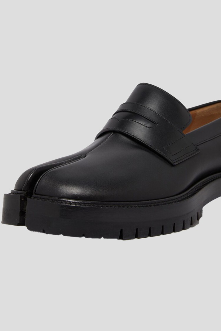 Maison Margiela Tabi County Split-toe Distressed Textured-leather Penny Loafers In Black