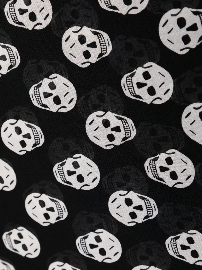 Alexander Mcqueen Scarf With Skulls In Black