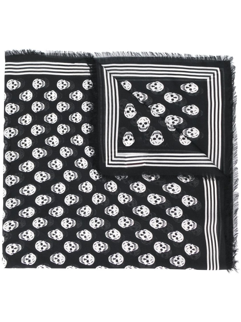 Alexander Mcqueen Scarf With Skulls In Black
