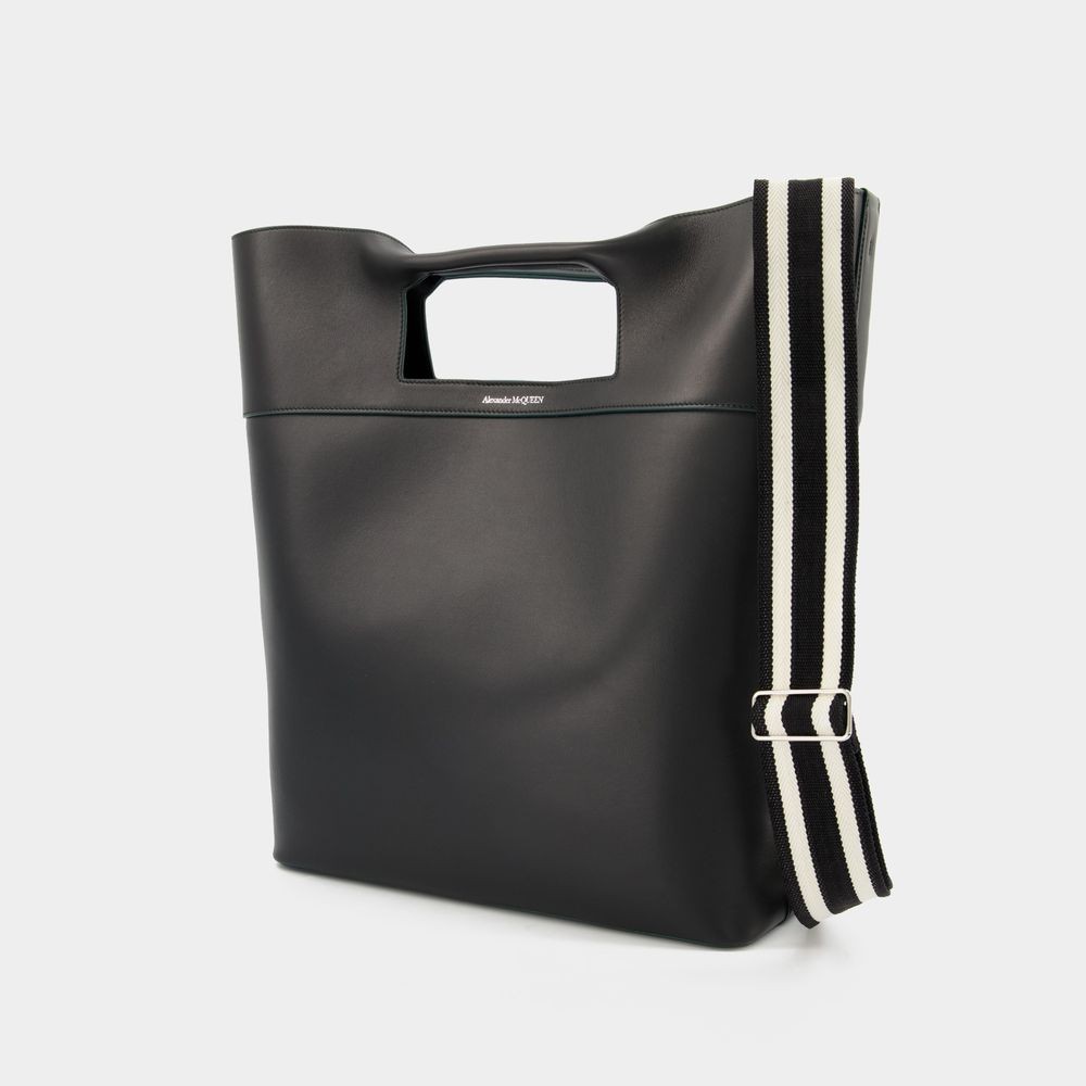 Alexander Mcqueen The Square Bow Ns Handbag In Black